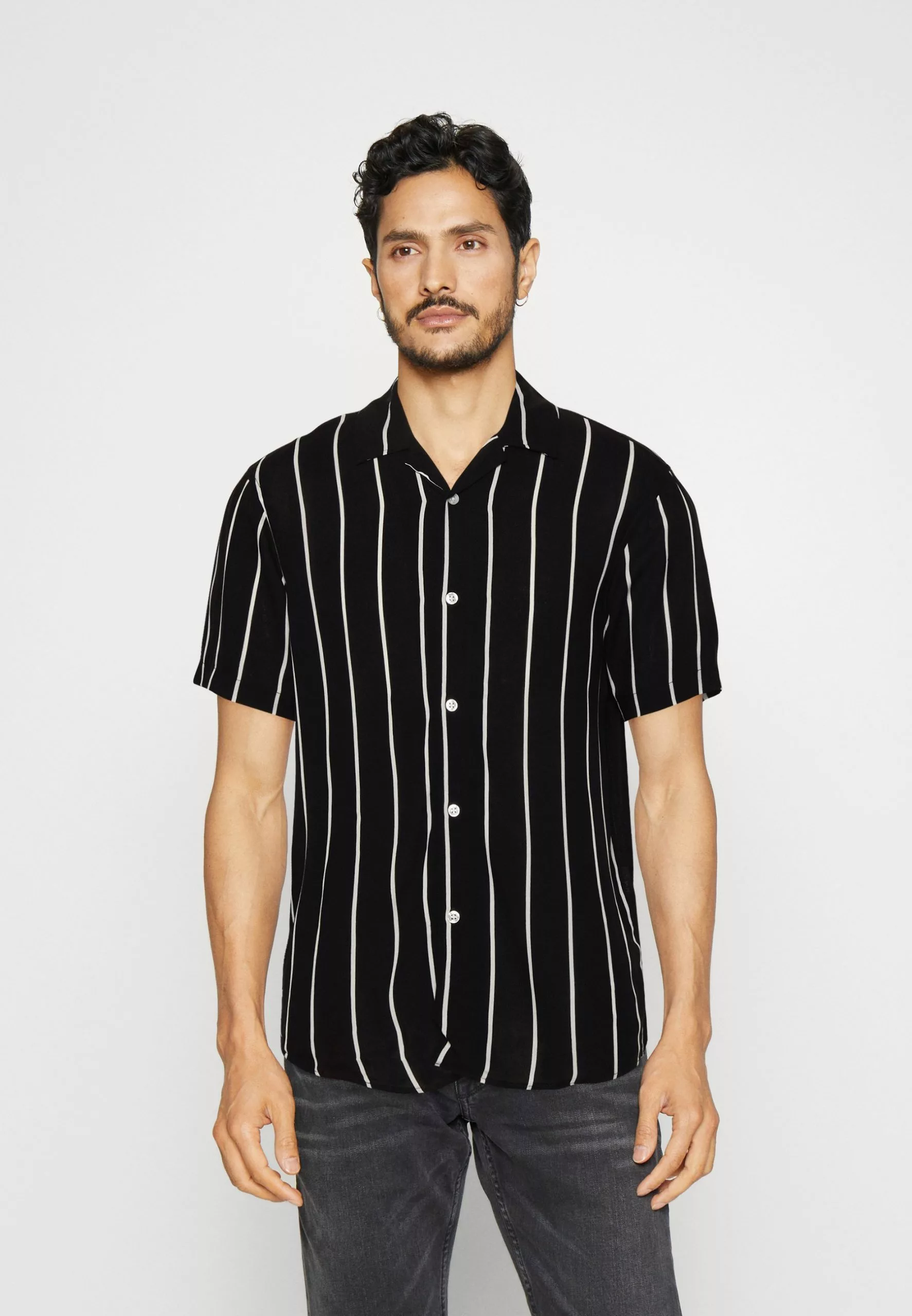 Pier One 2 PACK - Koszula - Olive/black 6 Pier One 2 PACK - Koszula - Olive/black - obrazek 4