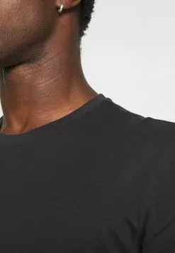 Pier One 3 PACK - T-shirt Basic - Black/mottled Dark Grey/bordeaux 17 Pier One 3 PACK - T-shirt Basic - Black/mottled Dark Grey/bordeaux -Pier One Sklep 04cd6e61680f434c97b57d78f55241fd