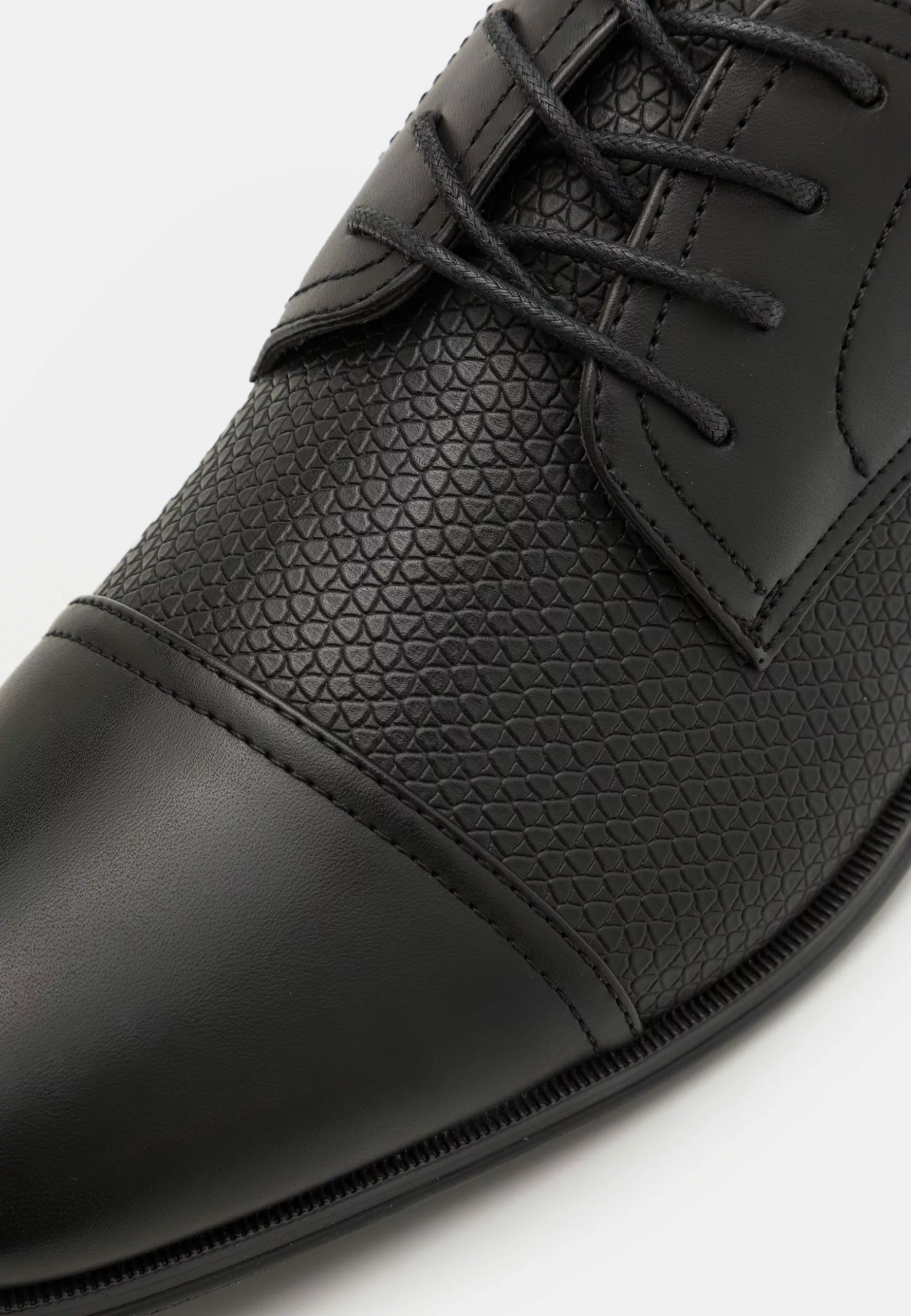 Pier One Oksfordki - Black 8 Pier One Oksfordki - Black - obrazek 6