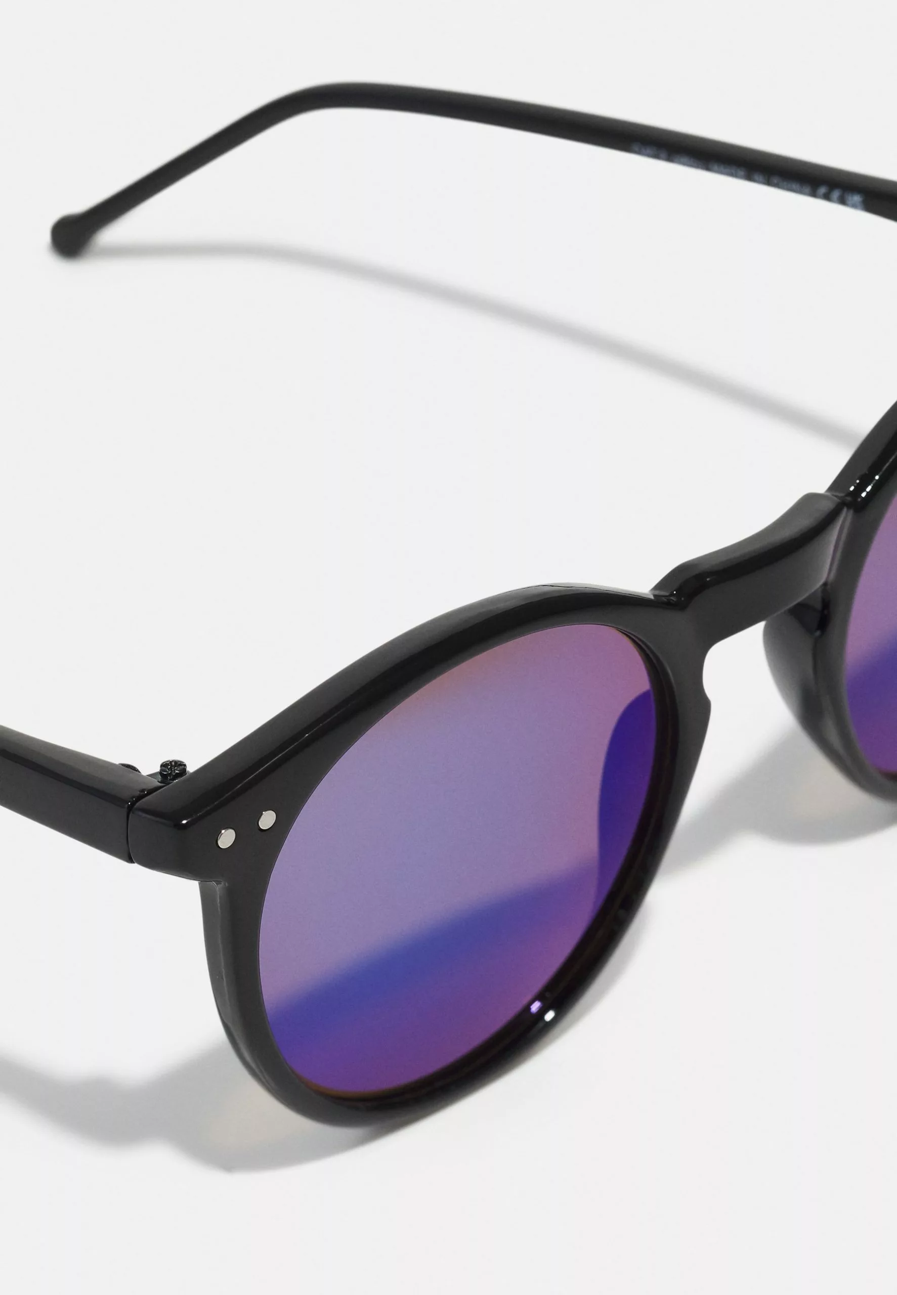 Pier One UNISEX - Okulary Przeciwsłoneczne - Black/blue 6 Pier One UNISEX - Okulary Przeciwsłoneczne - Black/blue - obrazek 4