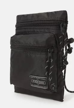 Pier One UNISEX - Torba Na Ramię - Black 8 Pier One UNISEX - Torba Na Ramię - Black -Pier One Sklep 1340a8a711214e8fa2713ae96fac5f86