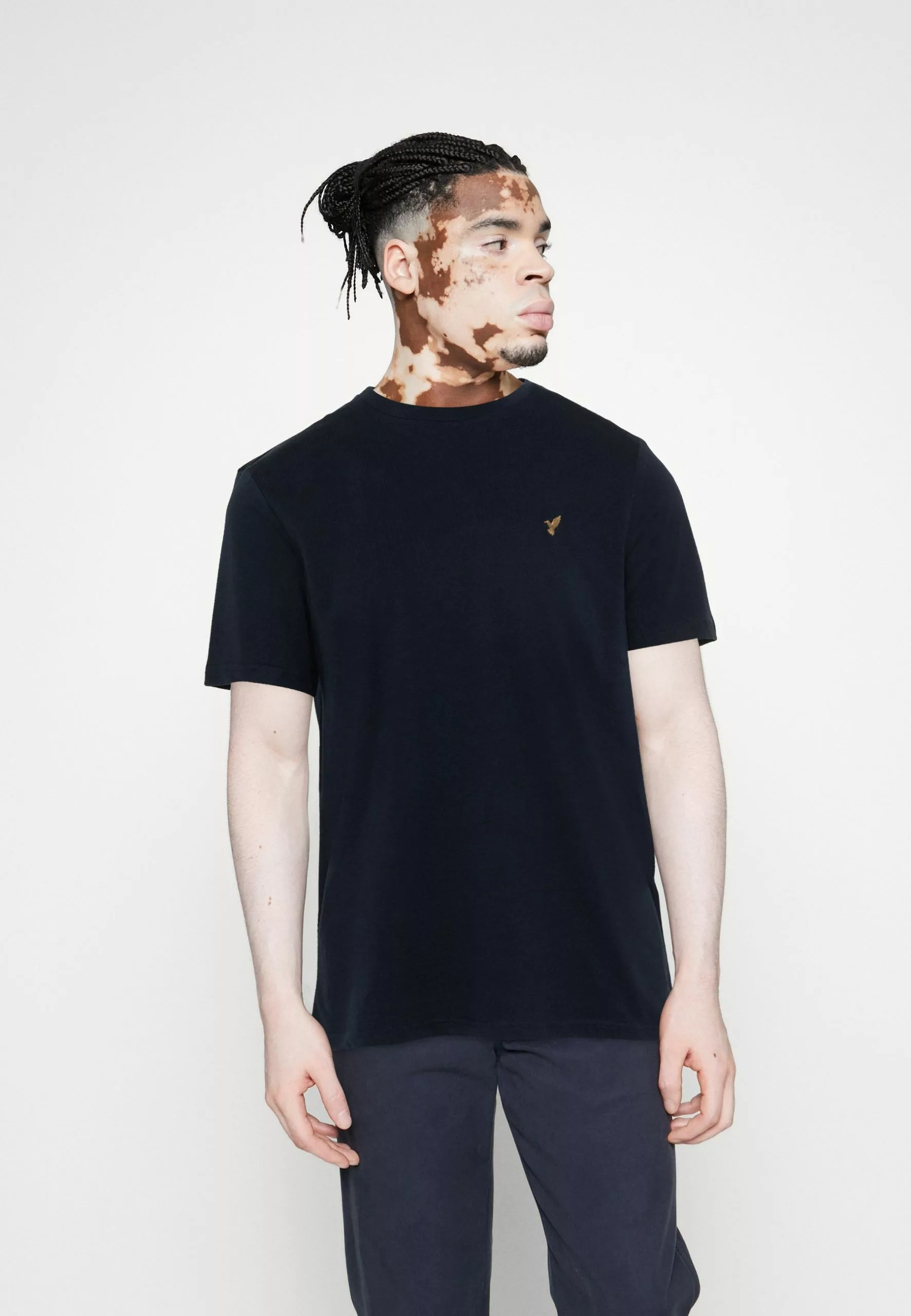 Pier One 3 PACK - T-shirt Basic - White/dark Blue/blue 6 Pier One 3 PACK - T-shirt Basic - White/dark Blue/blue - obrazek 4