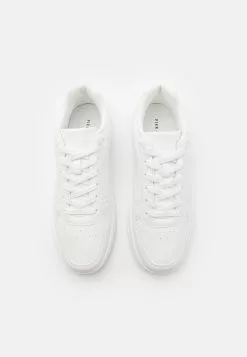 Pier One UNISEX - Sneakersy Niskie - White -Pier One Sklep 18c3053c4ab3436b8143dc292329ec48