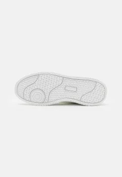 Pier One UNISEX - Sneakersy Niskie - White -Pier One Sklep 1fe885e529994ab4a14e73599004ef7c
