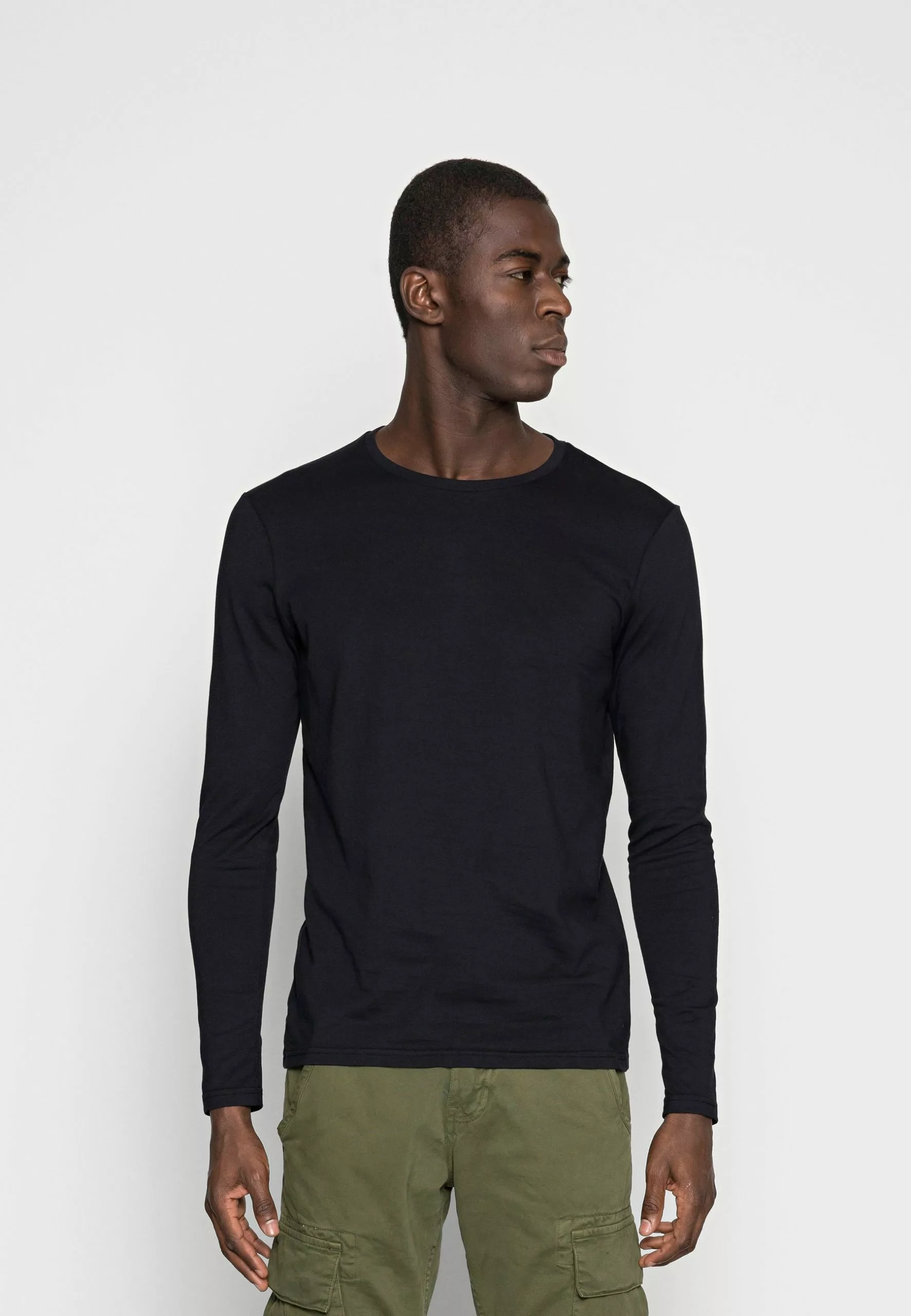 Pier One 2 PACK - Bluzka Z Długim Rękawem - Black 4 Pier One 2 PACK - Bluzka Z Długim Rękawem - Black - obrazek 2