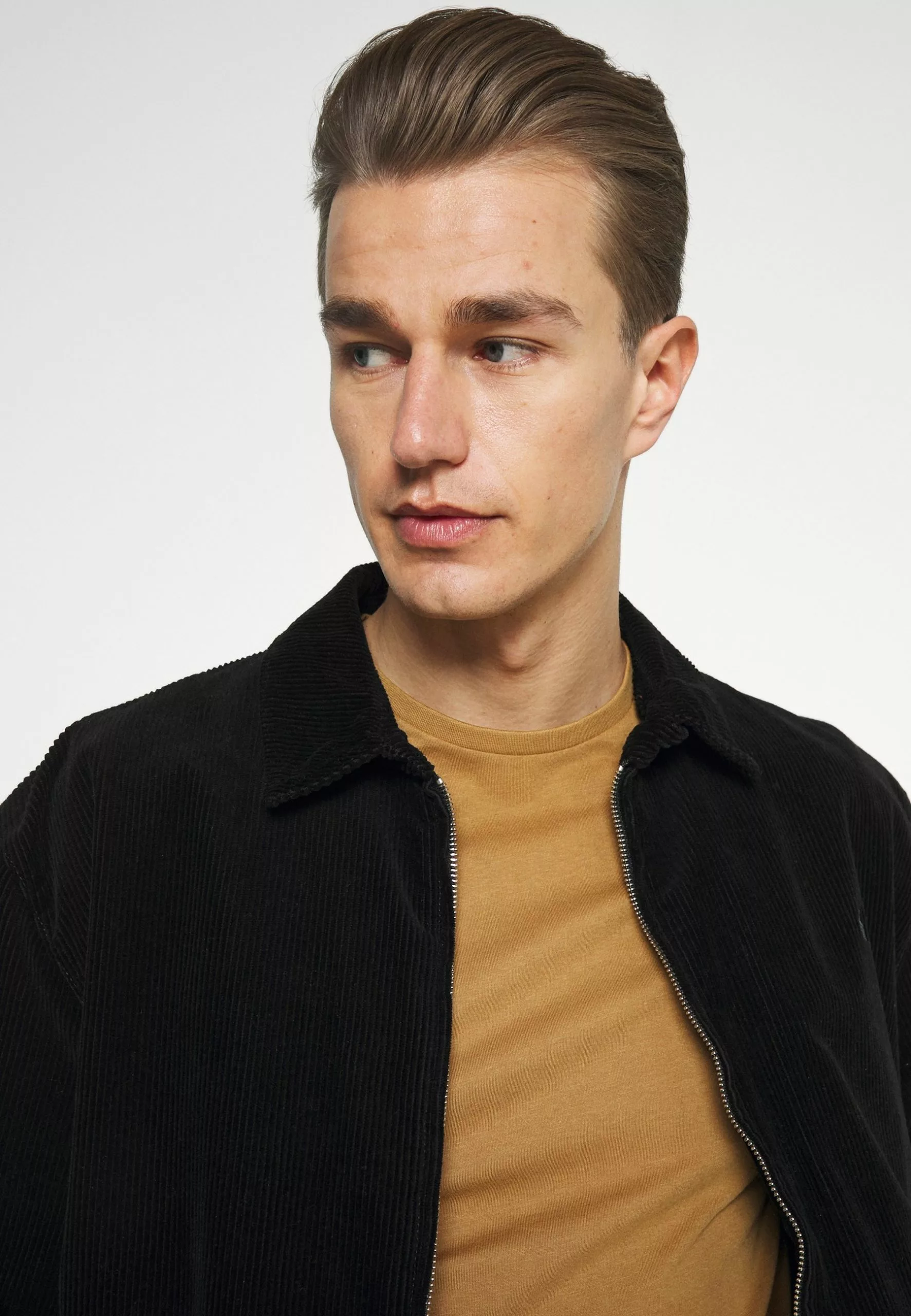 Pier One 5 PACK - T-shirt Basic - Brown/white/black 9 Pier One 5 PACK - T-shirt Basic - Brown/white/black - obrazek 7