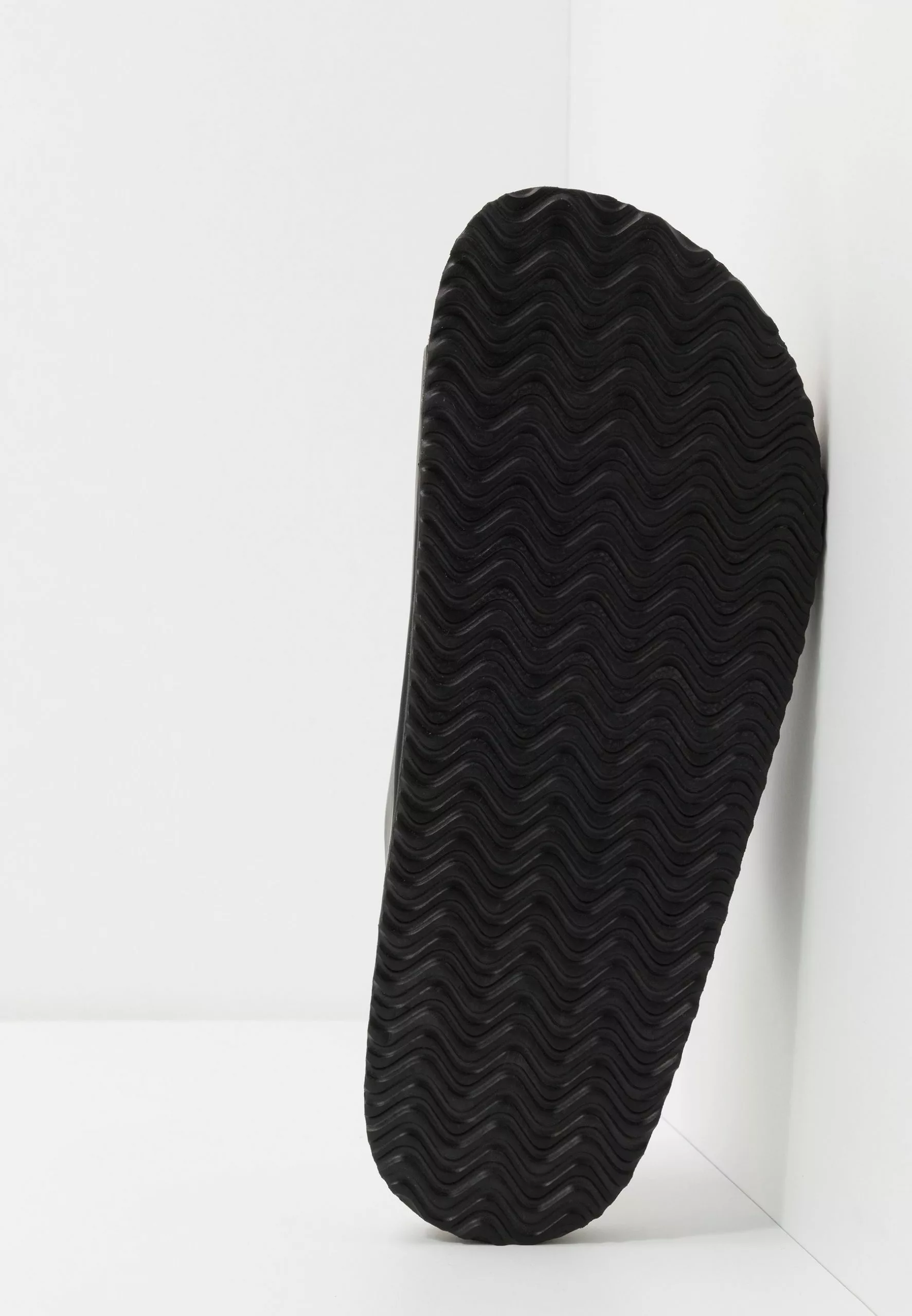 Pier One UNISEX - Kapcie - Black 8 Pier One UNISEX - Kapcie - Black - obrazek 6