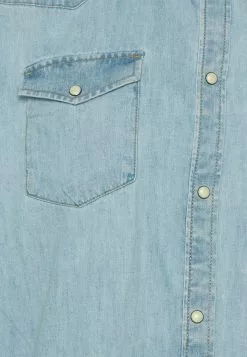 Pier One DENIM - Koszula - Light Blue Denim 7 Pier One DENIM - Koszula - Light Blue Denim -Pier One Sklep 4b2579dbccf34ede87112809a6872370