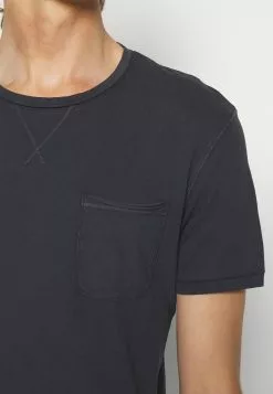 Pier One GARMENT TEE - T-shirt Basic - Dark Blue 11 Pier One GARMENT TEE - T-shirt Basic - Dark Blue -Pier One Sklep 4c19e0769c0845c8850e7b85a7aad063