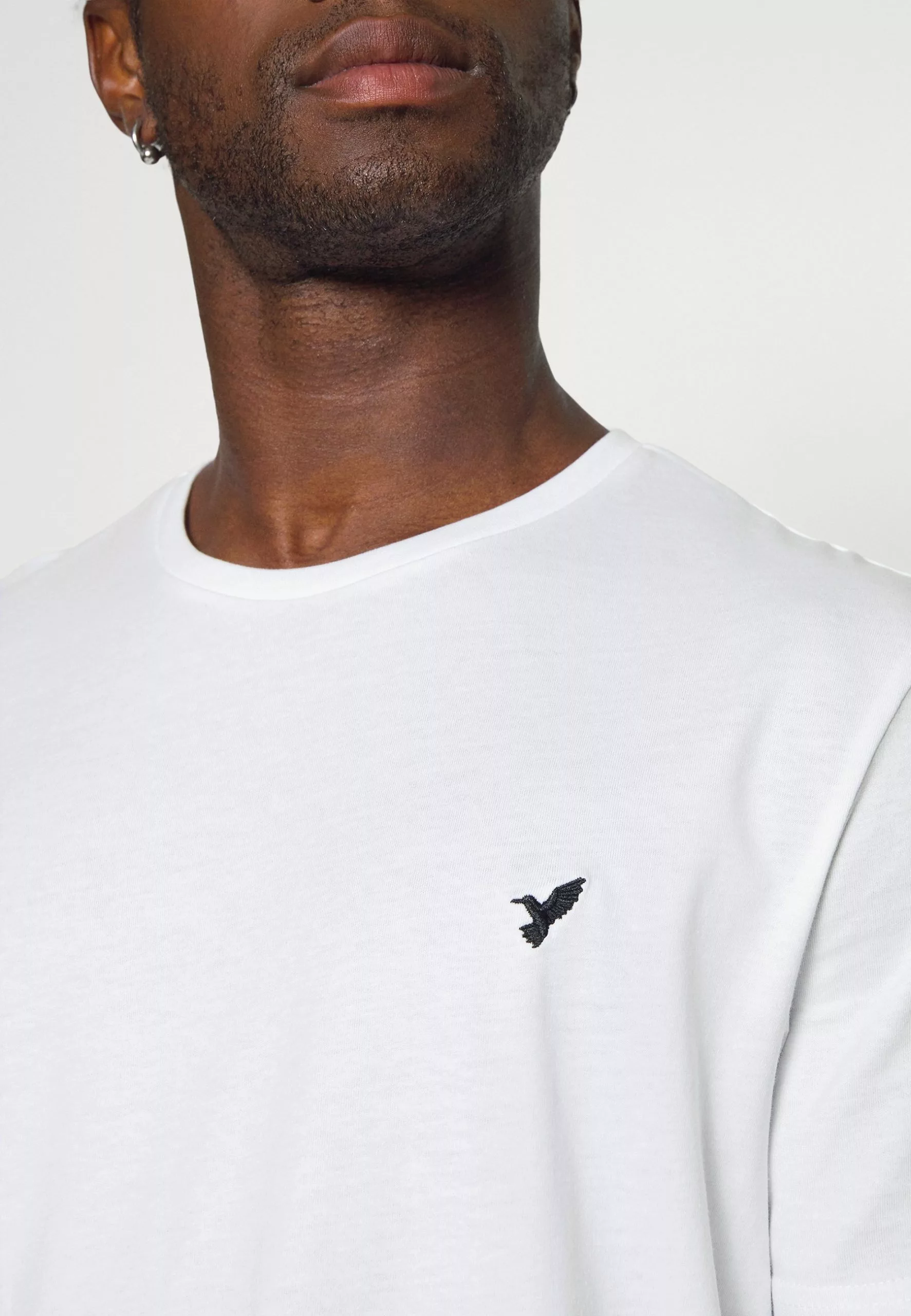 Pier One 5 PACK - T-shirt Basic - White/blue/stone 10 Pier One 5 PACK - T-shirt Basic - White/blue/stone - obrazek 8