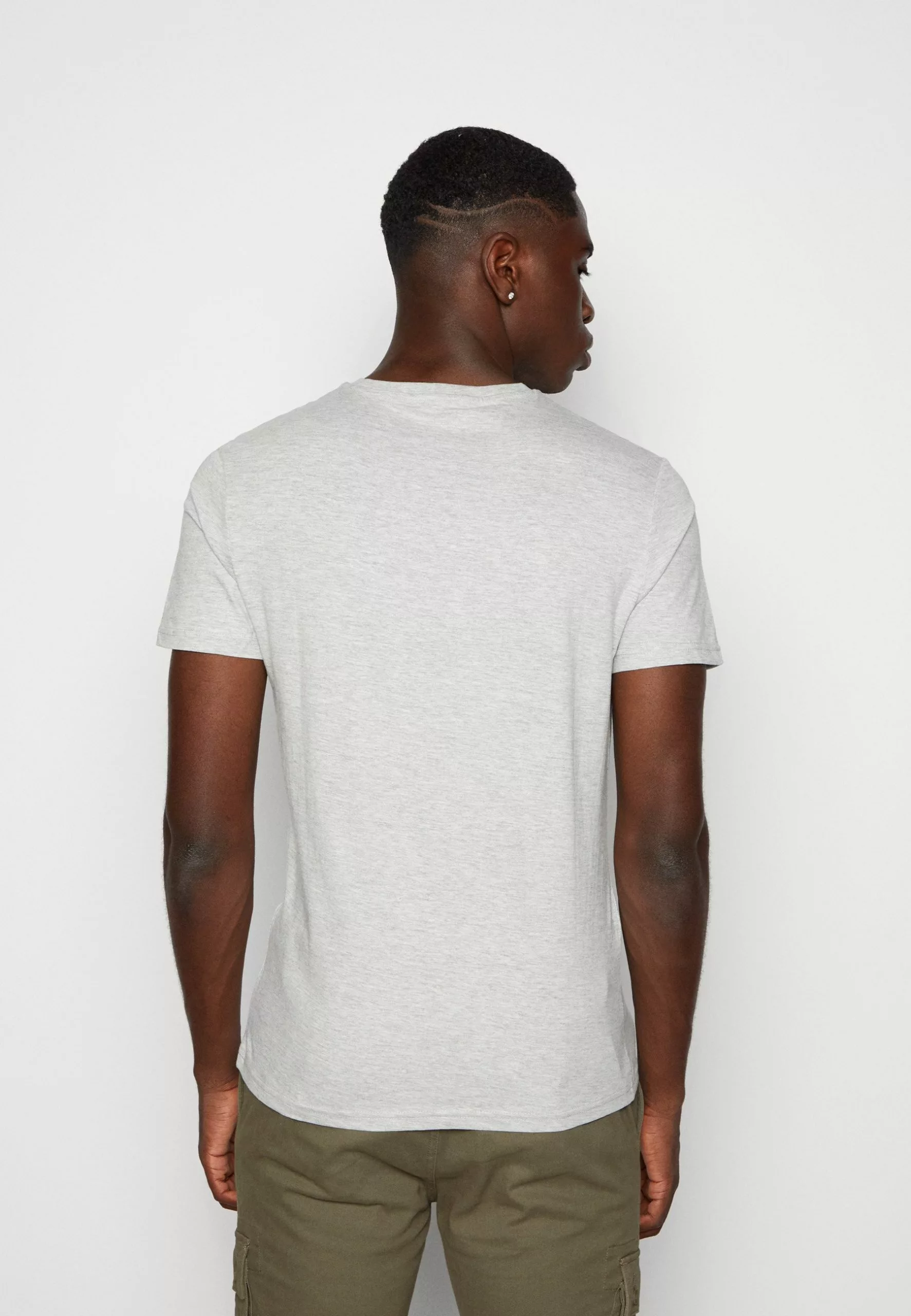 Pier One UNISEX 5 Pack - T-shirt Basic - Black /dark Blue/dark Green 5 Pier One UNISEX 5 Pack - T-shirt Basic - Black /dark Blue/dark Green - obrazek 3