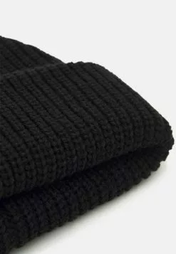 Pier One UNISEX - Czapka - Black -Pier One Sklep 613938bc3e504c76bac51adb4a9575e7