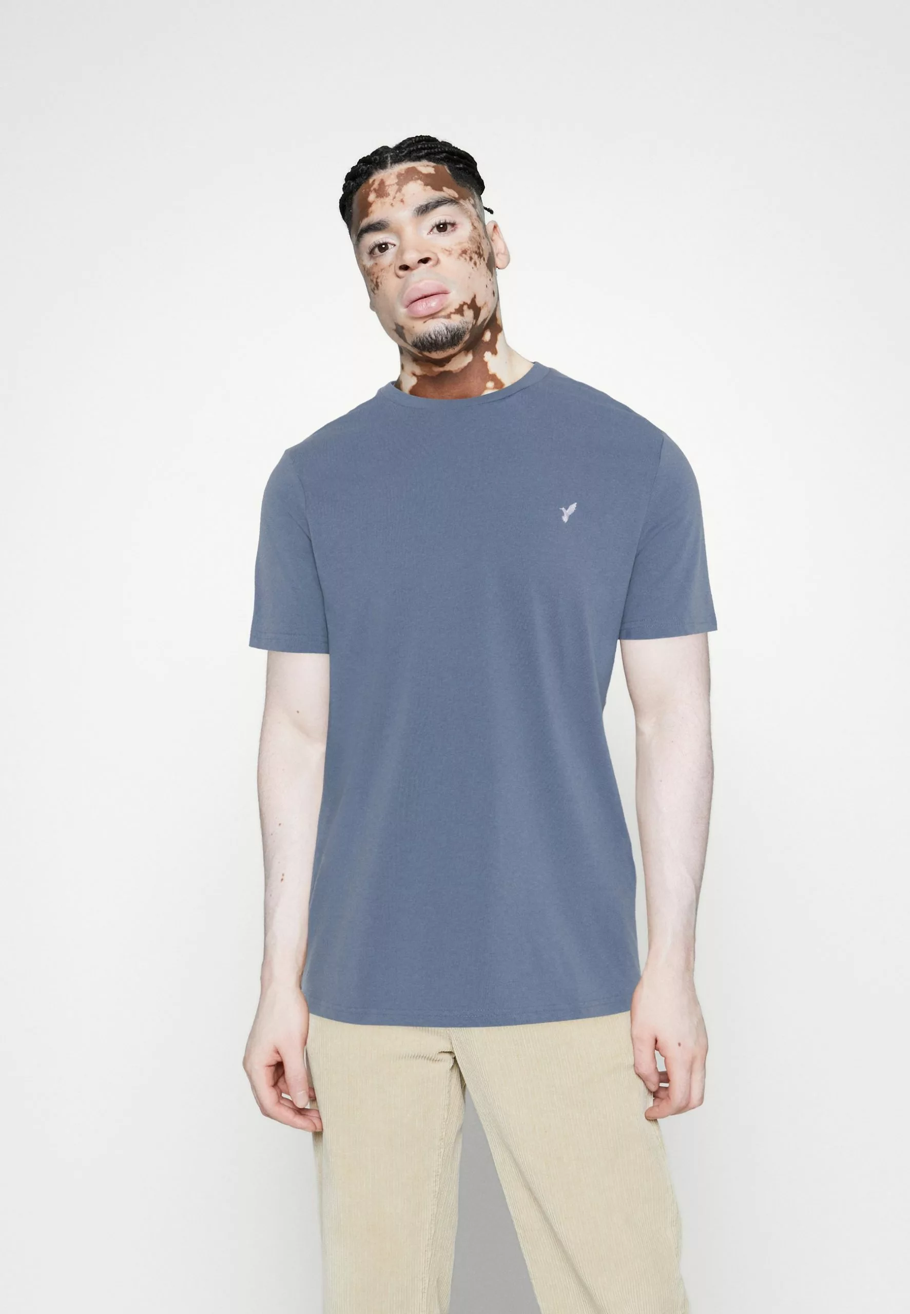 Pier One 3 PACK - T-shirt Basic - White/dark Blue/blue 4 Pier One 3 PACK - T-shirt Basic - White/dark Blue/blue - obrazek 2