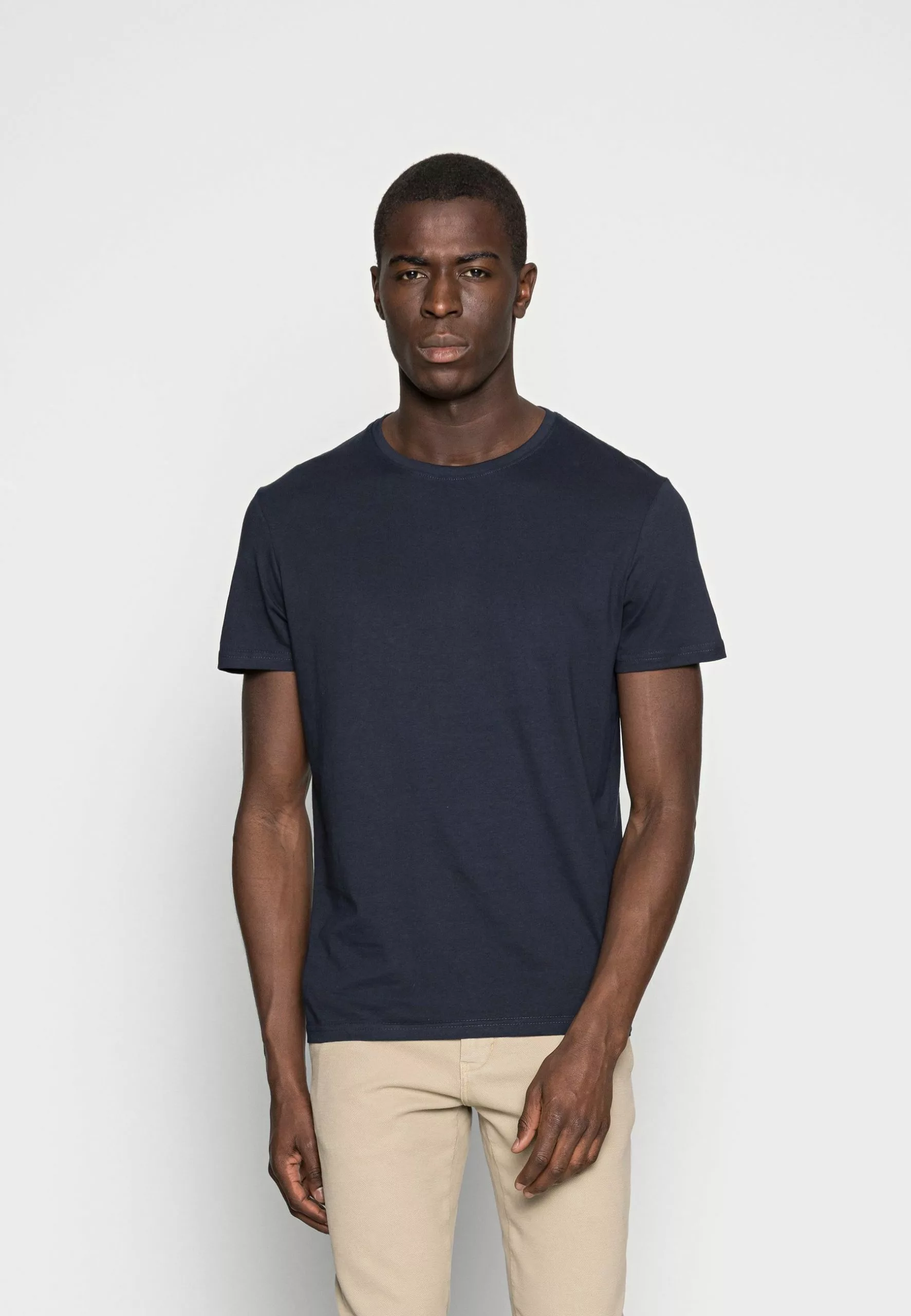 Pier One 2 PACK - T-shirt Basic - Bordeaux 6 Pier One 2 PACK - T-shirt Basic - Bordeaux - obrazek 4