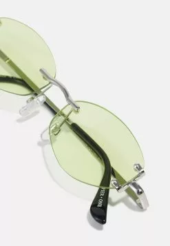 Pier One UNISEX - Okulary Przeciwsłoneczne - Green -Pier One Sklep 6c5660cb198a4273a5c8fcc982a3d0e1