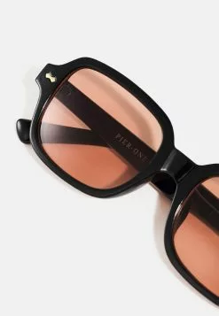 Pier One UNISEX - Okulary Przeciwsłoneczne - Black -Pier One Sklep 7e0385aefa8a4ba49b2eca4a1ca493cf