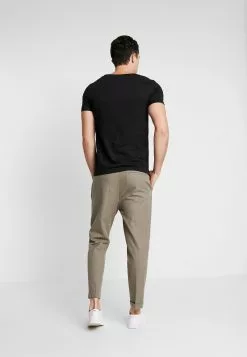 Pier One T-shirt Basic - Black -Pier One Sklep 83b916fdf5444d9ba8380d809f888082