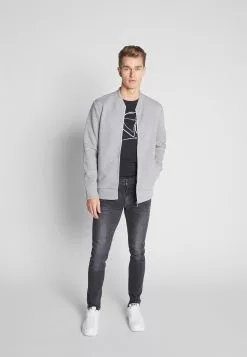 Pier One T-shirt Z Nadrukiem - Black -Pier One Sklep 89672c7e766348018cd7fd5d4d54be2d