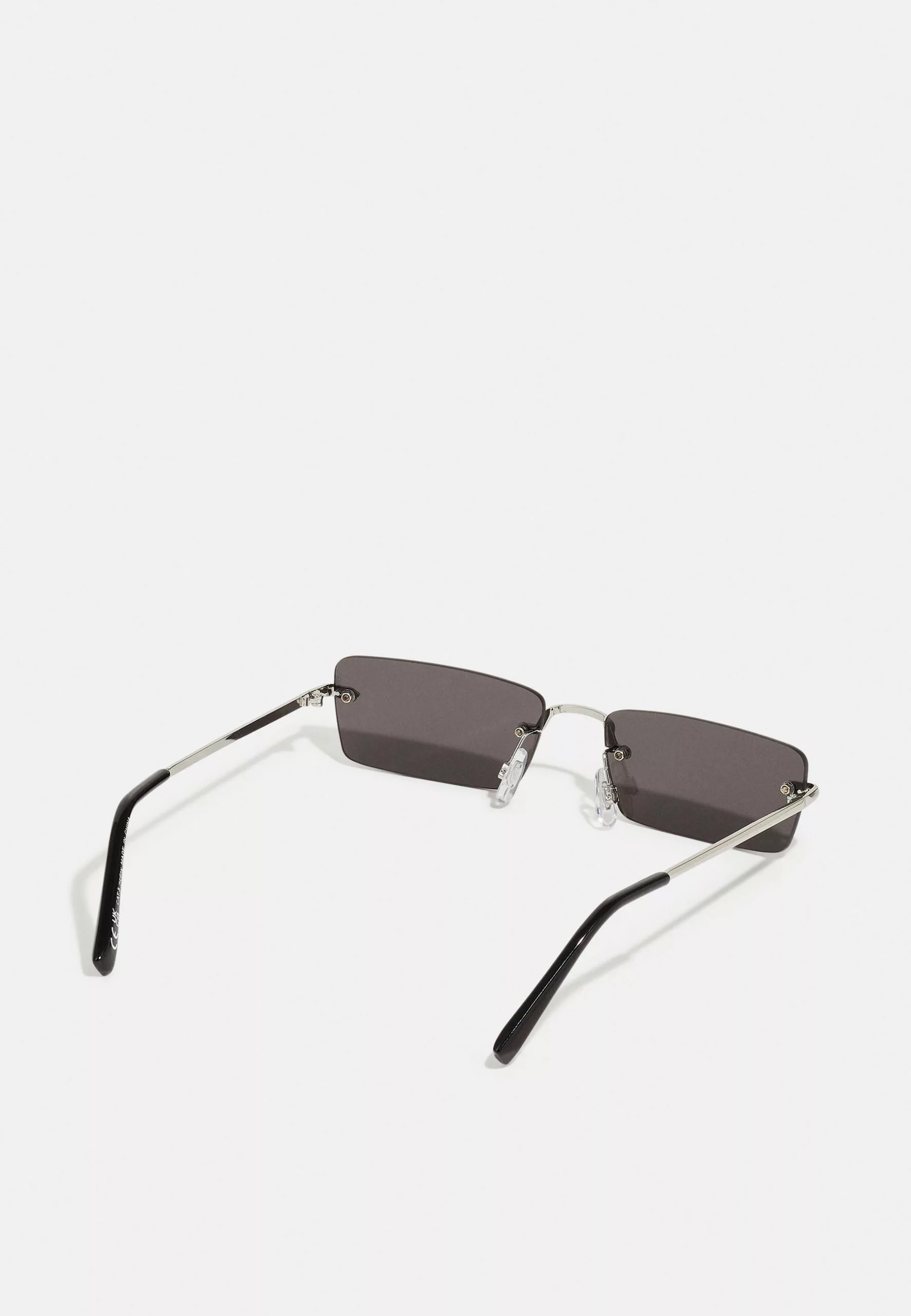 Pier One UNISEX - Okulary Przeciwsłoneczne - Black 3 Pier One UNISEX - Okulary Przeciwsłoneczne - Black