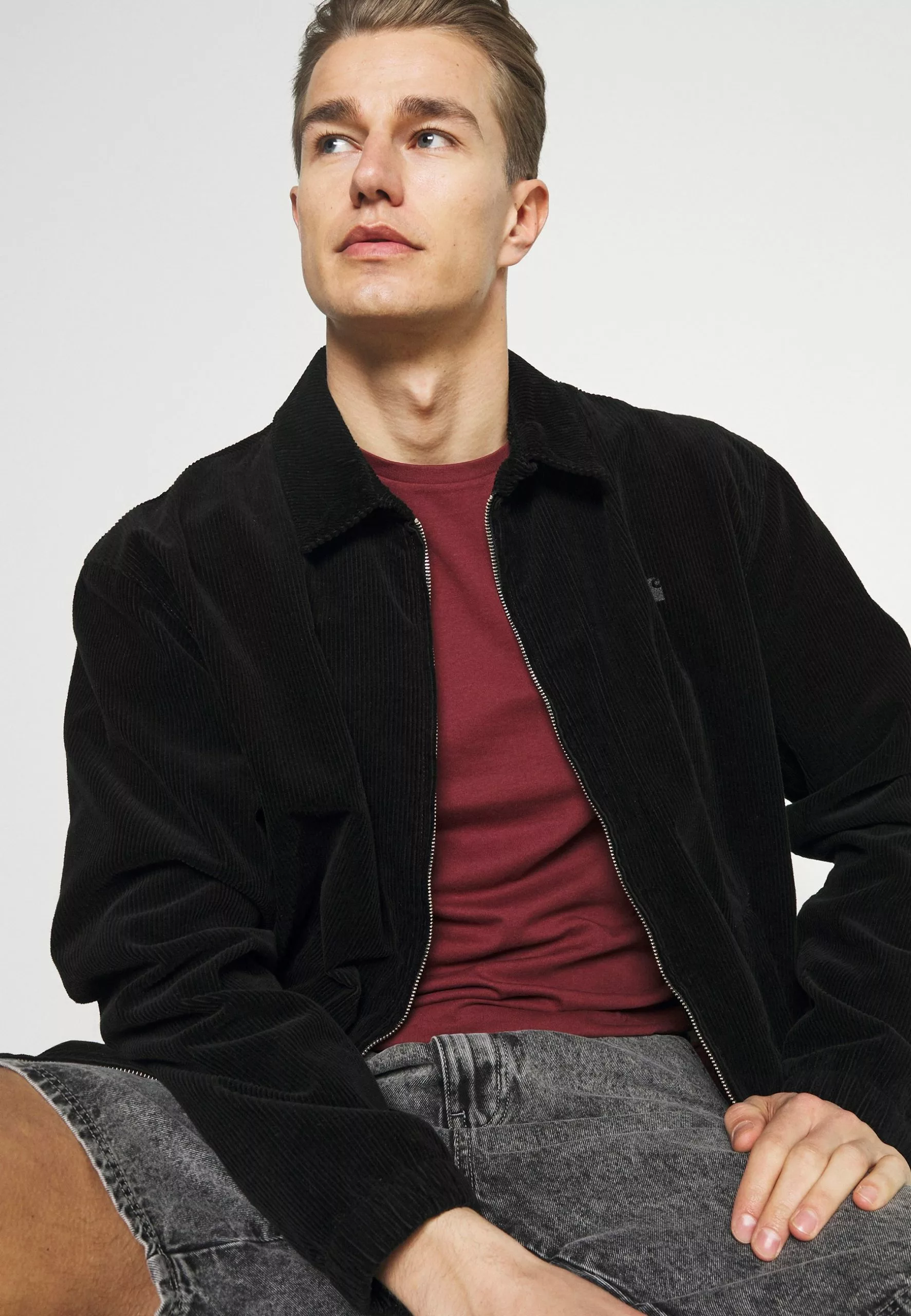 Pier One 5 PACK - T-shirt Basic - Brown/white/black 8 Pier One 5 PACK - T-shirt Basic - Brown/white/black - obrazek 6