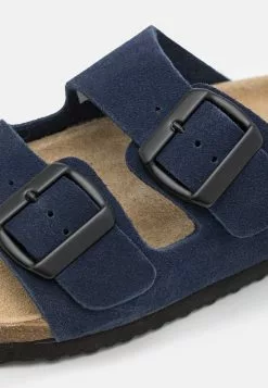 Pier One LEATHER UNISEX - Kapcie - Dark Blue -Pier One Sklep a5a88158e25a4eb4b3e59dc262861c25