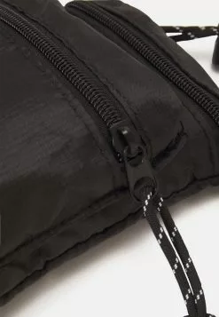 Pier One UNISEX - Torba Na Ramię - Black 9 Pier One UNISEX - Torba Na Ramię - Black -Pier One Sklep aa8a192660f642e094a17d865fd2924f