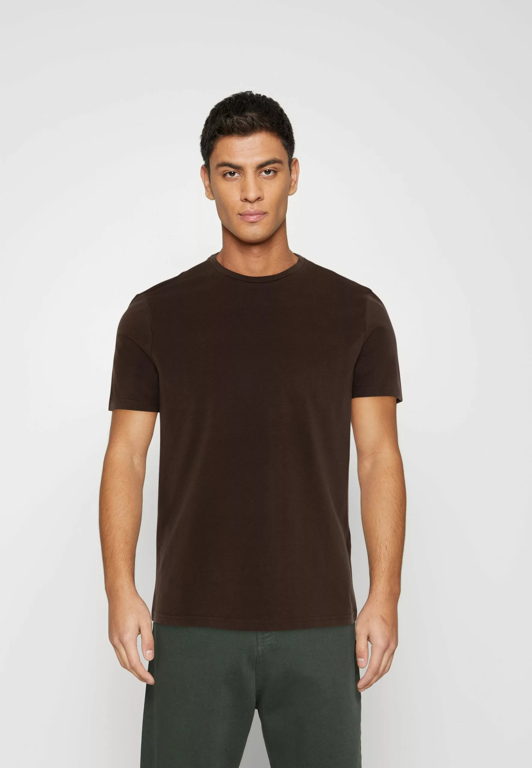 Pier One 7 PACK - T-shirt Basic - Red/silver/royal Blue 10 Pier One 7 PACK - T-shirt Basic - Red/silver/royal Blue - obrazek 8