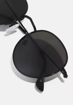 Pier One UNISEX - Okulary Przeciwsłoneczne - Black -Pier One Sklep b469387762a7426f92df5455a51969cc