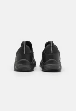 Pier One UNISEX - Sneakersy Niskie - Black 10 Pier One UNISEX - Sneakersy Niskie - Black -Pier One Sklep b6ccb386f652438c89a948d2034a7b45