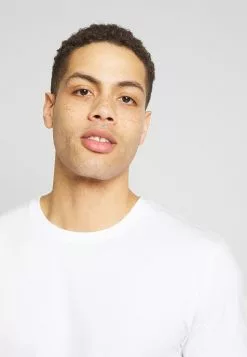 Pier One 3 PACK - T-shirt Basic - White/dark Blue/red -Pier One Sklep bb58520a3fdd4addbd204975d9a479ed