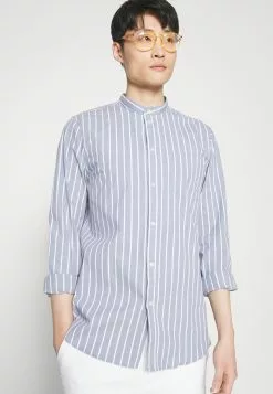 Pier One MUSCLE FIT STAND - Koszula - Blue 11 Pier One MUSCLE FIT STAND - Koszula - Blue -Pier One Sklep c95aee840d27425d93f7825c3cd7c13d