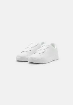 Pier One UNISEX - Sneakersy Niskie - White -Pier One Sklep d50ddbf635cb4d90ad585adcbac643c4