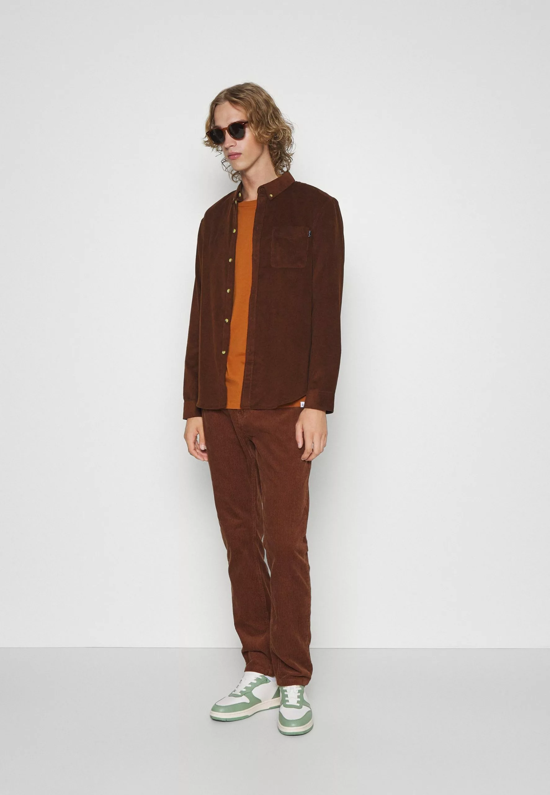 Pier One CORDUROY - Koszula - Brown 4 Pier One CORDUROY - Koszula - Brown - obrazek 2