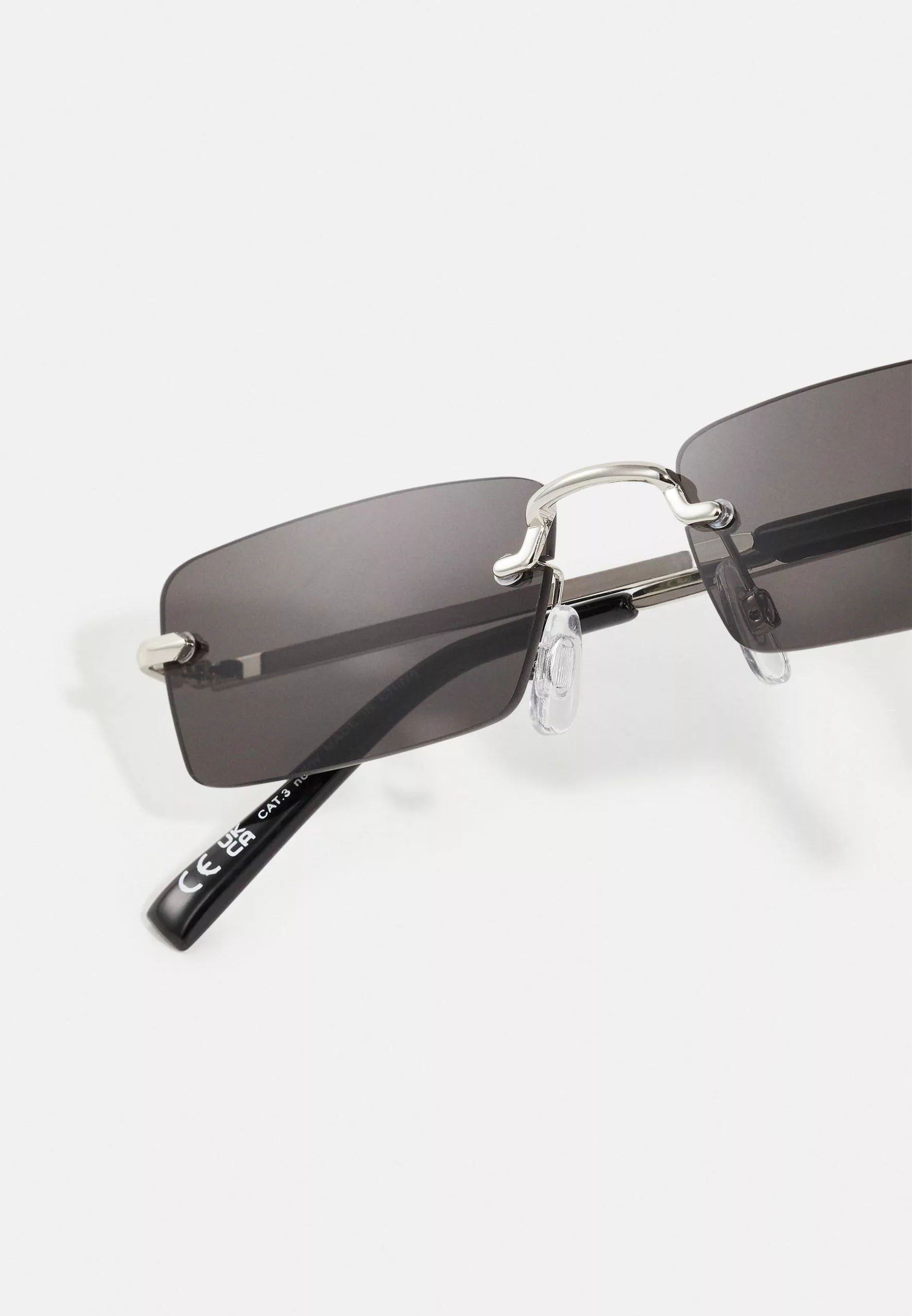 Pier One UNISEX - Okulary Przeciwsłoneczne - Black 5 Pier One UNISEX - Okulary Przeciwsłoneczne - Black - obrazek 3