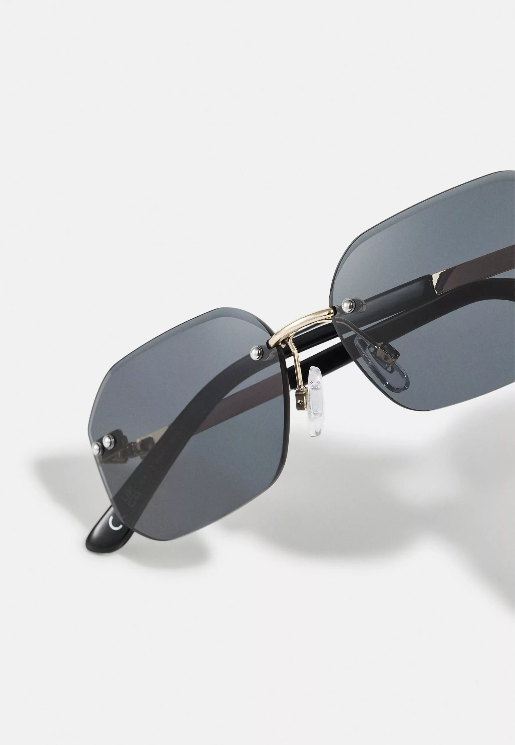 Pier One UNISEX - Okulary Przeciwsłoneczne - Black 8 Pier One UNISEX - Okulary Przeciwsłoneczne - Black - obrazek 6