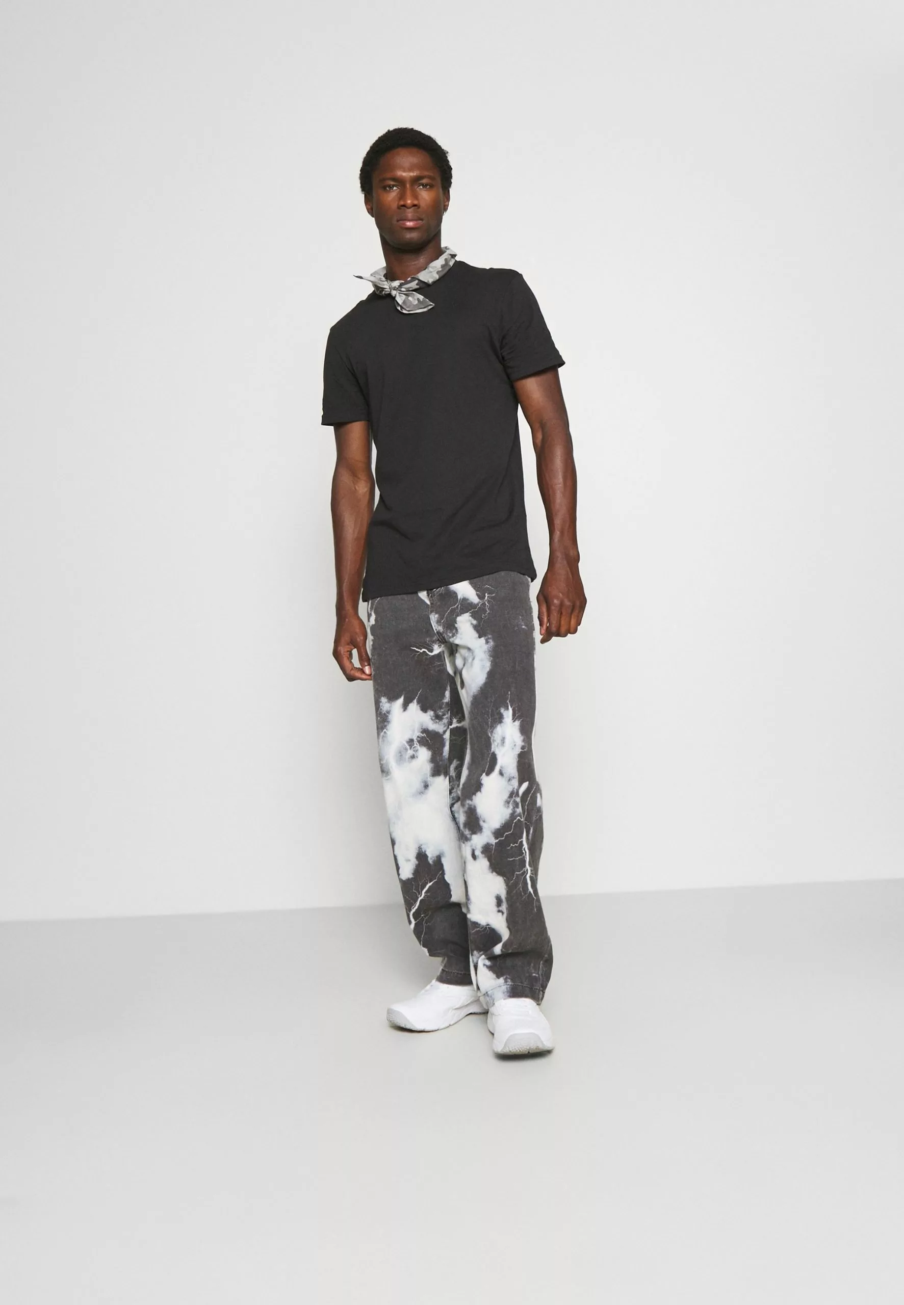 Pier One 3 PACK - T-shirt Basic - Black/mottled Dark Grey/bordeaux 3 Pier One 3 PACK - T-shirt Basic - Black/mottled Dark Grey/bordeaux