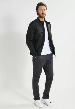 Pier One 2 PACK - T-shirt Basic - White 8 Pier One 2 PACK - T-shirt Basic - White -Pier One Sklep ee6eba2972234e879b90da4d007f28f1