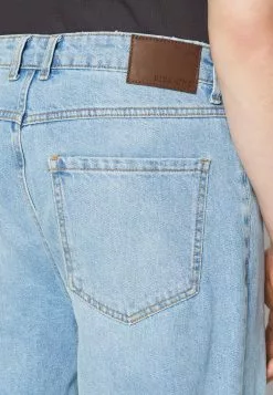 Pier One DISTRESS ON KNEES - Jeansy Relaxed Fit - Light Blue Denim -Pier One Sklep ef0878bf5af4400aa54a42825fa794da