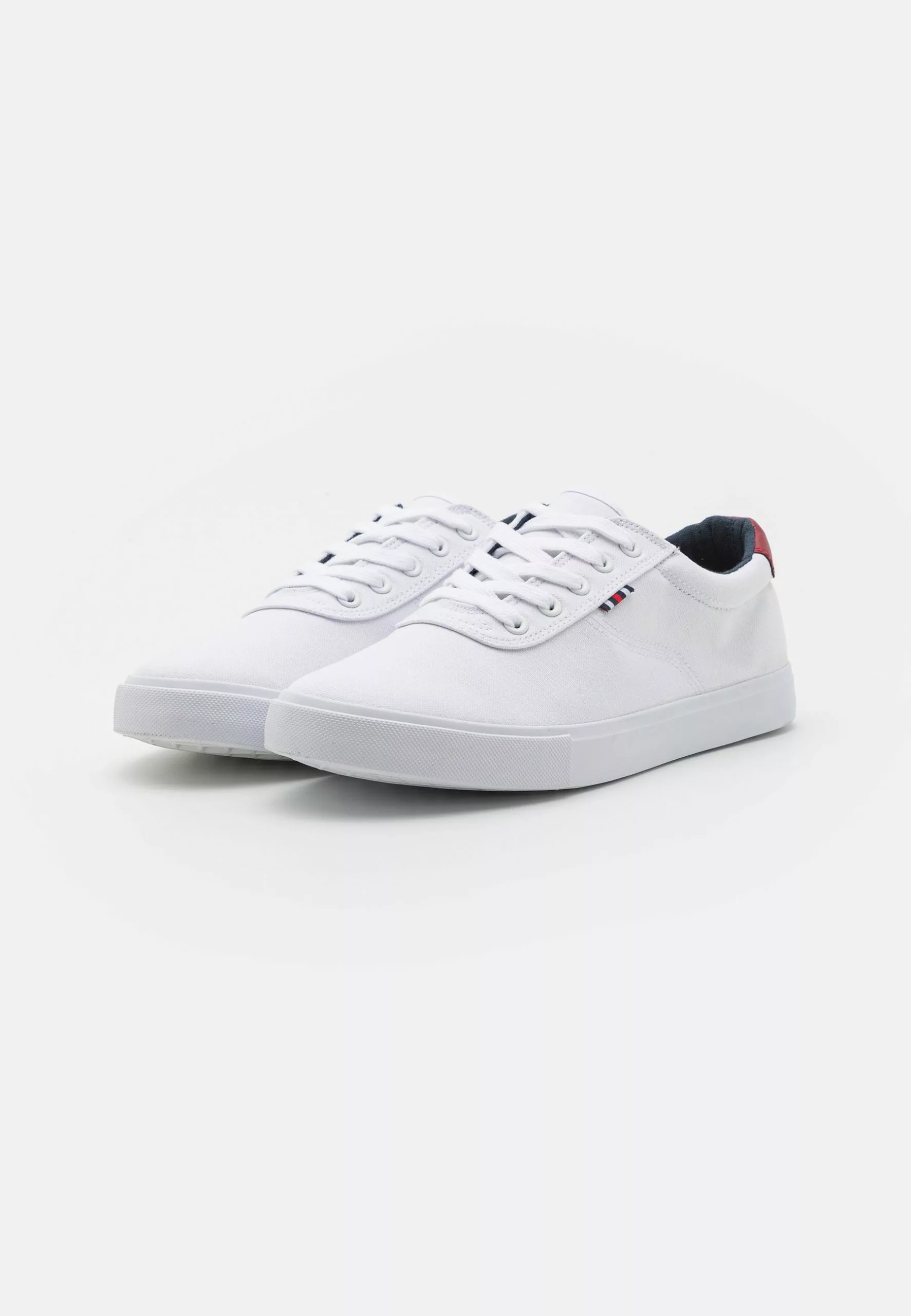 Pier One UNISEX - Sneakersy Niskie - White 4 Pier One UNISEX - Sneakersy Niskie - White - obrazek 2